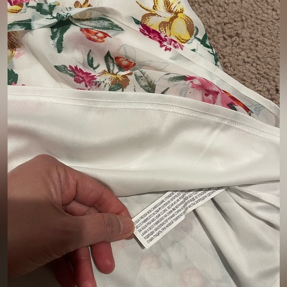 FOREVER 21 Junior Floral White Spaghetti Mini dress with Open Back - Picture 3 of 8